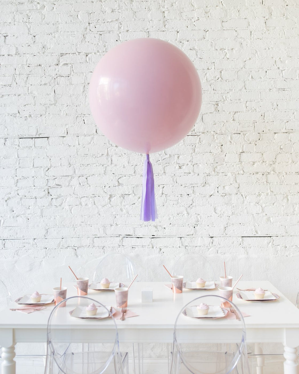 paris312-unicorn-theme-balloon-centerpiece-giant-skirt