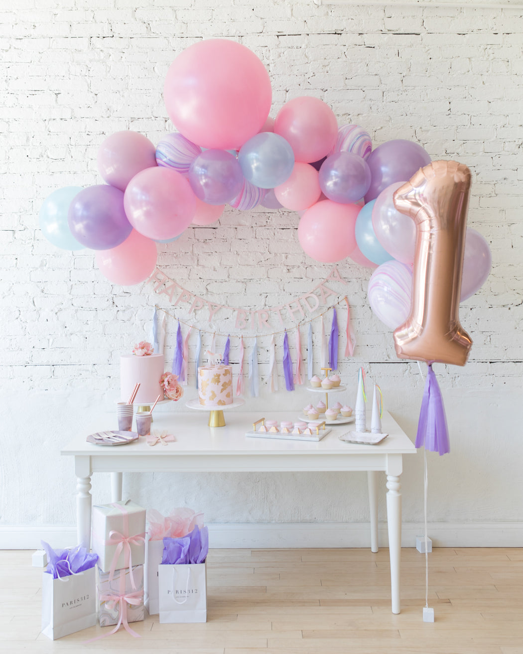 paris312-balloon-arch-foil-number-tassel-bunting-set