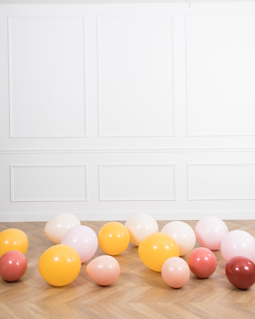 bohemian-birthday-balloon-coral-white-pink-bouquet-conffetti-number-ceiling-party-foil-set