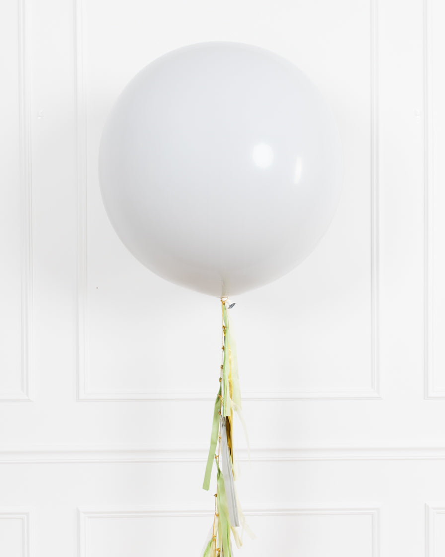 botanical-theme-bride-bouquet-giant-balloon-with-tassel-grey-sage-gold-white