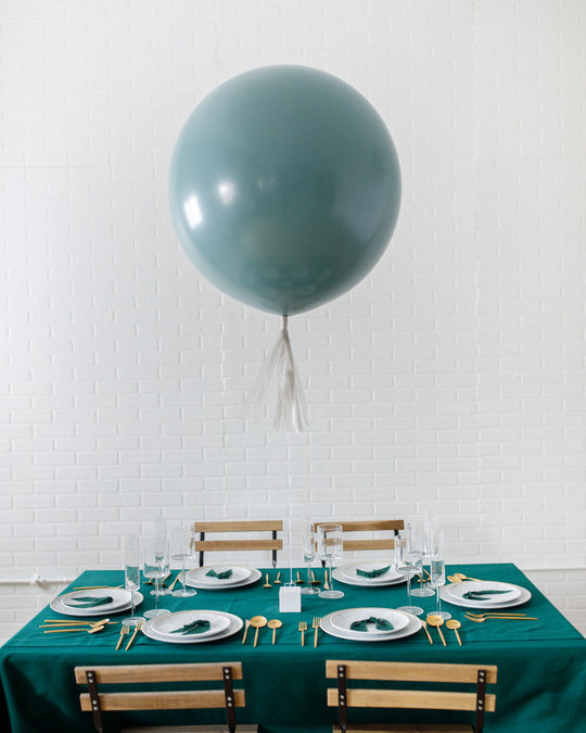 Château - 24in Balloon with Skirt Centerpiece