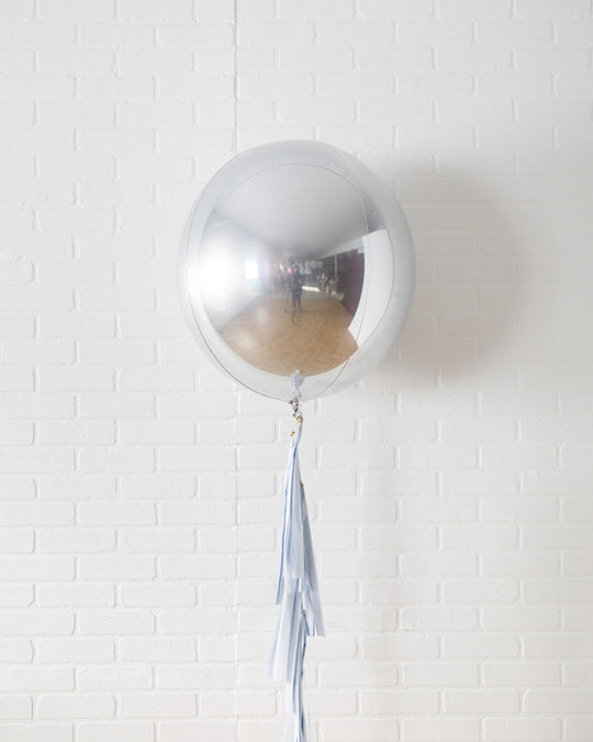 Château - 21in Orb Foil Balloon with Half-Tassel