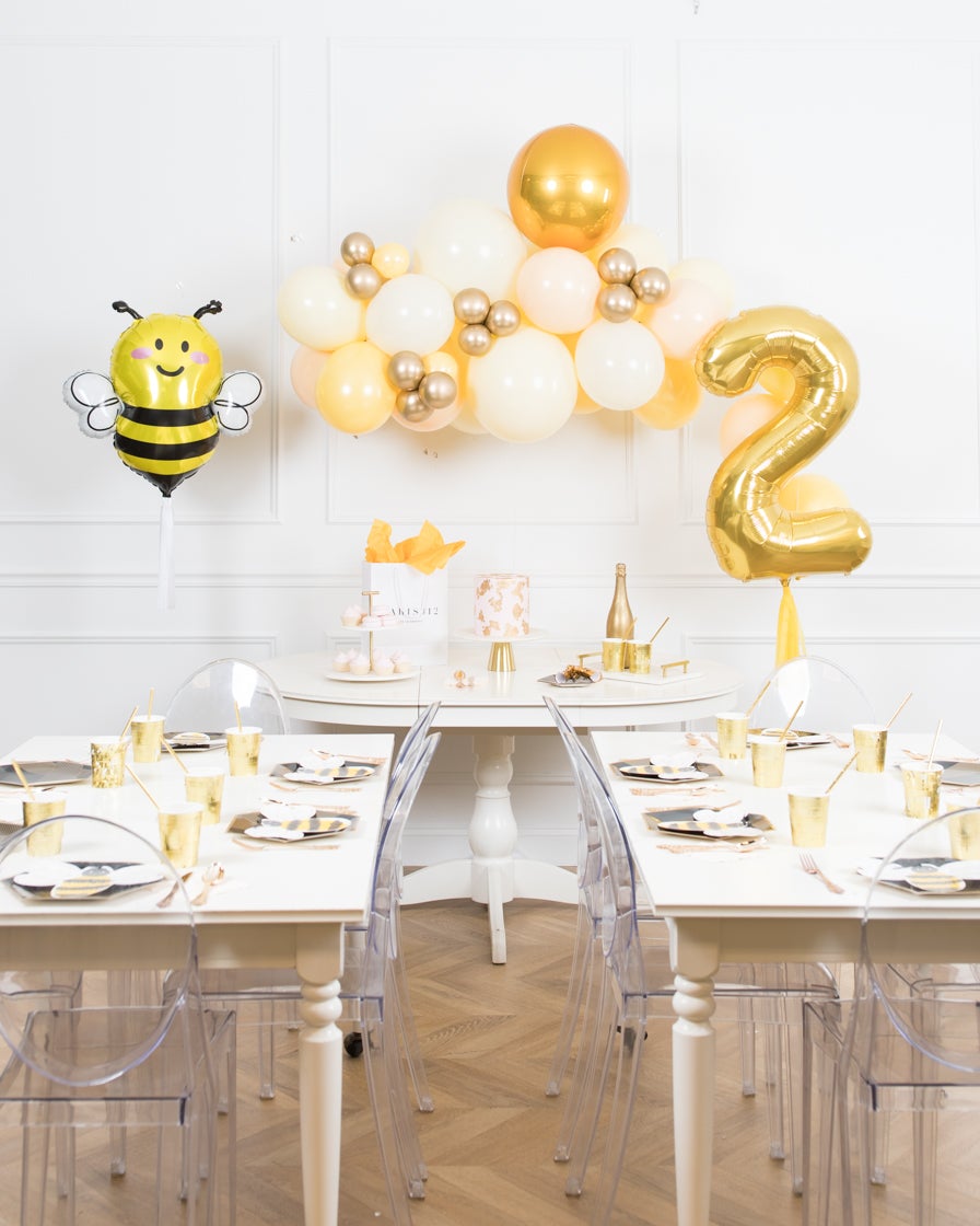 paris312-chicago-bee-theme-balloon-buttercup-gold-bouquet-foil-number-garland