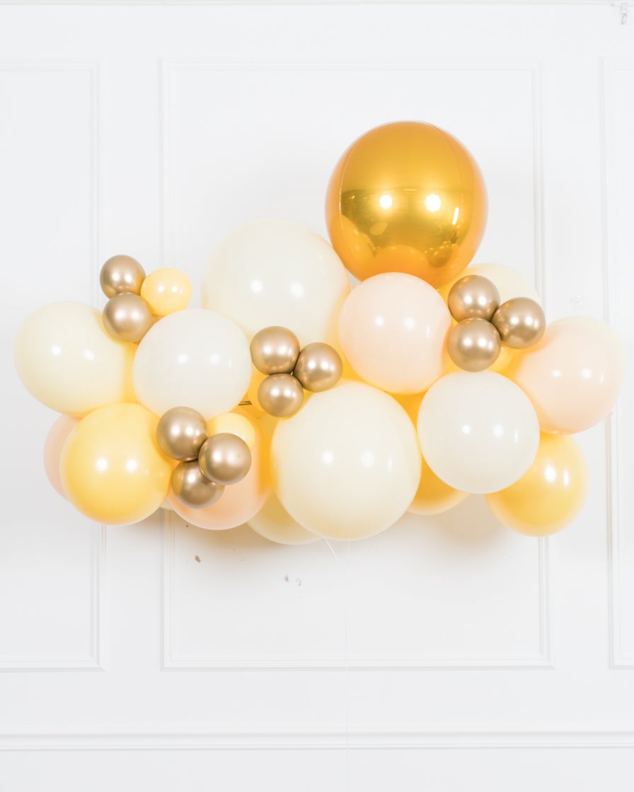 paris312-chicago-bee-theme-balloon-buttercup-gold-bouquet-foil-number-garland