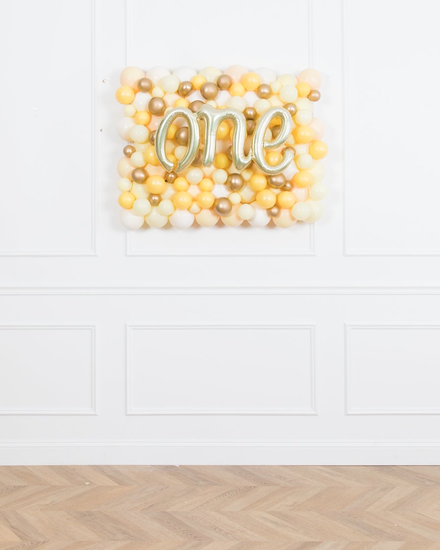paris312-chicago-bee-theme-balloon-one-yellow-gold-foil-backdrop-board-party