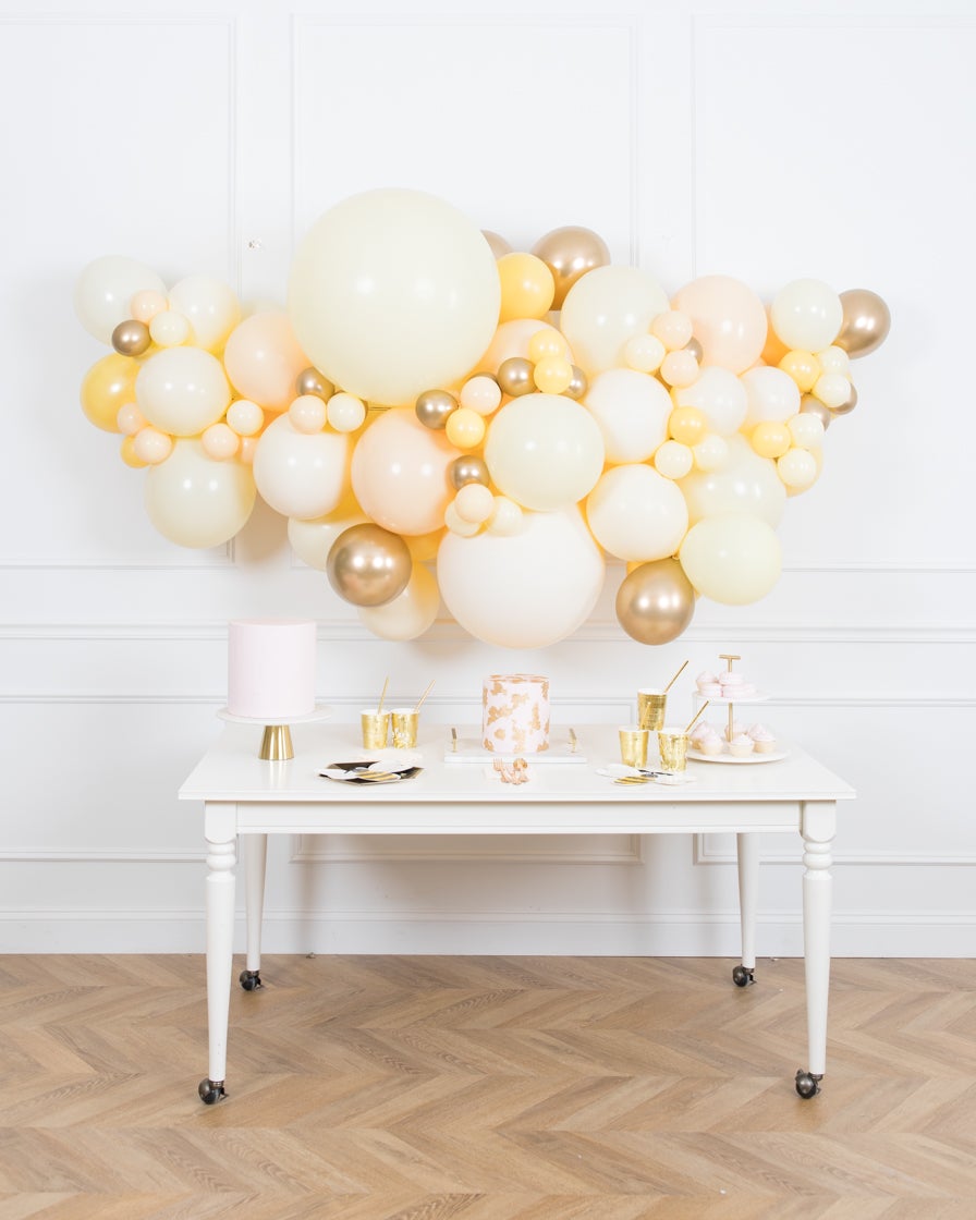 paris312-chicago-bee-theme-balloon-yellow-gold-backdrop-install-piece-garland-party