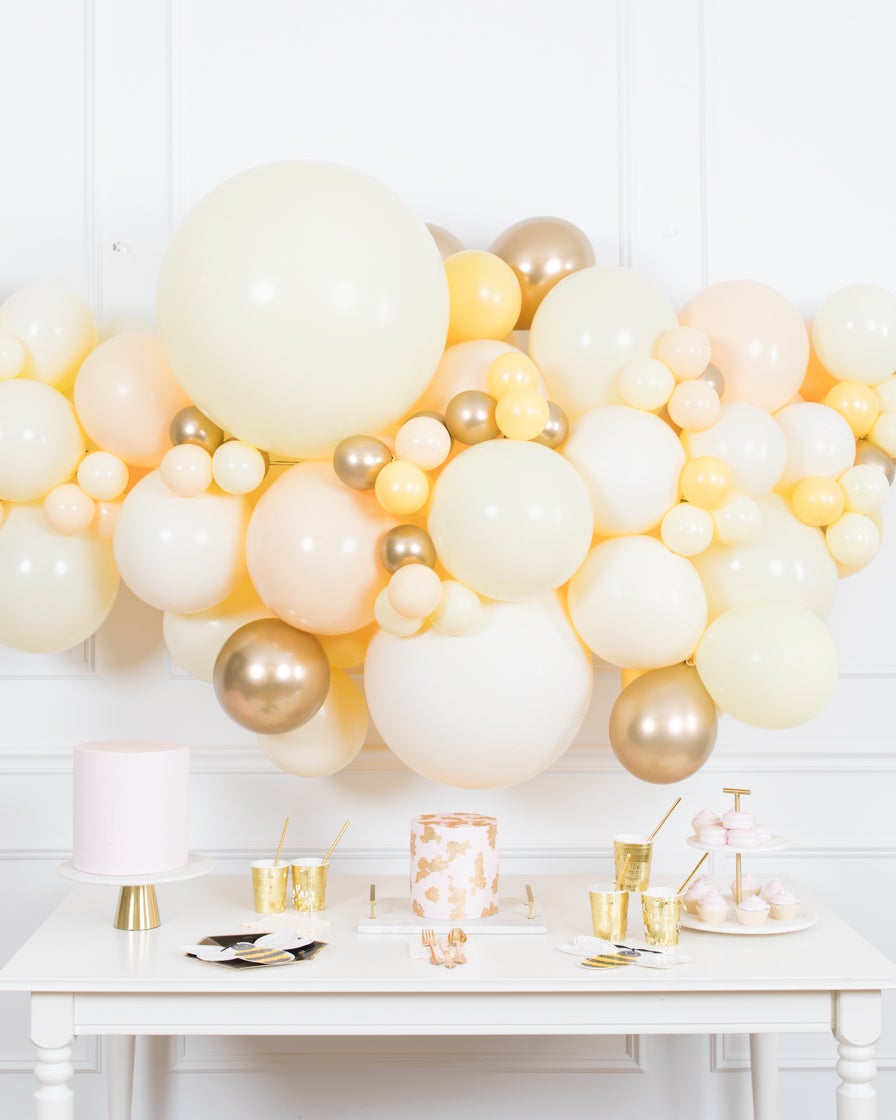 paris312-chicago-bee-theme-balloon-yellow-gold-backdrop-install-piece-garland-party