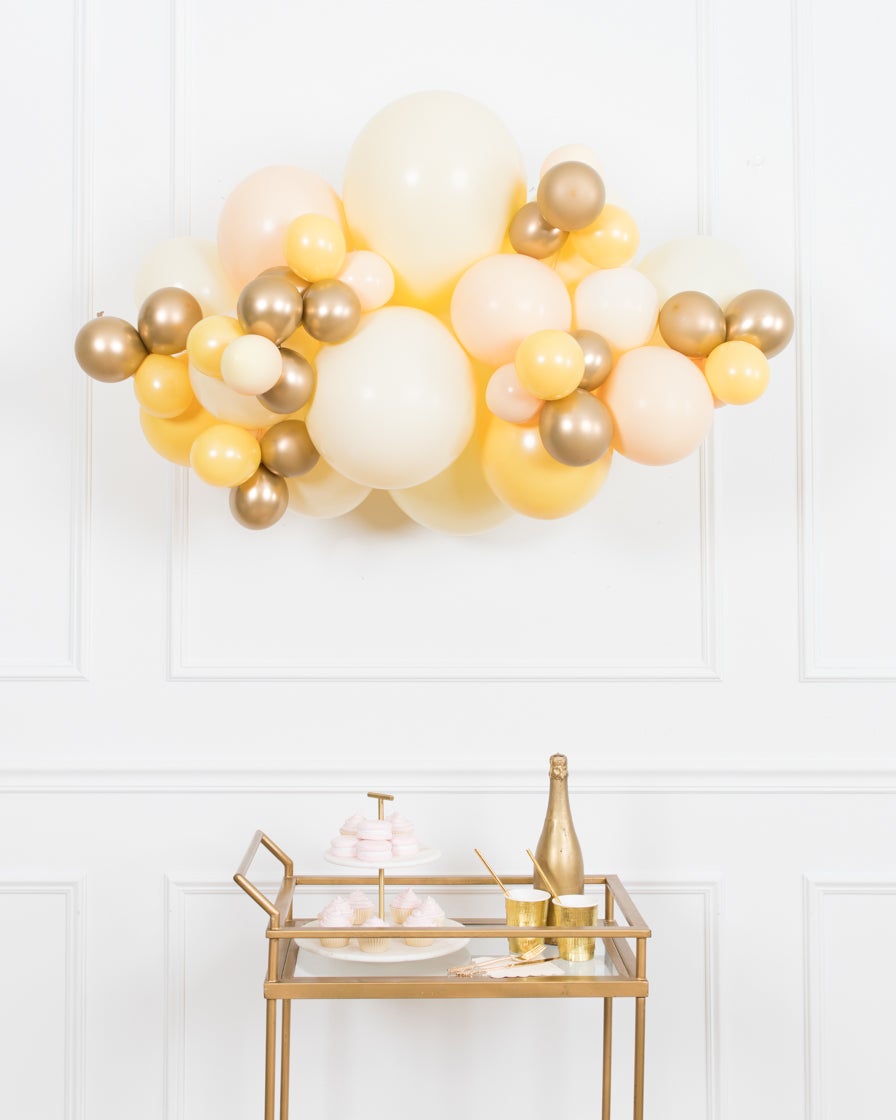paris312-chicago-bee-theme-balloon-yellow-gold-backdrop-install-piece-garland-party