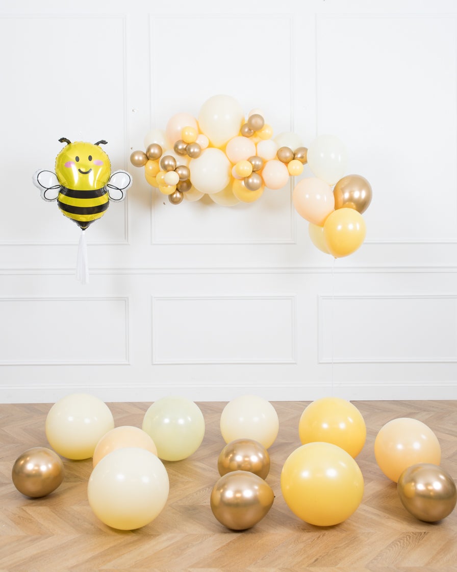 paris312-chicago-bee-theme-balloon-buttercup-gold-bouquet-foil-garland