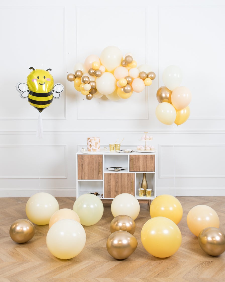 paris312-chicago-bee-theme-balloon-buttercup-gold-bouquet-foil-garland