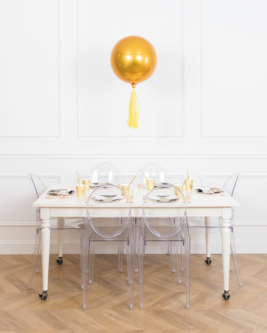 paris312-chicago-bee-theme-balloon-buttercup-yellow-gold-bouquet-centerpiece