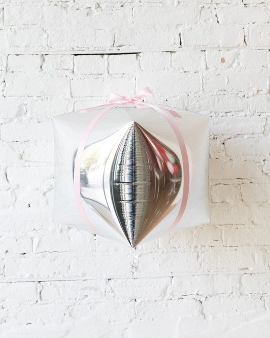 16in Present Foil Balloon with Bow