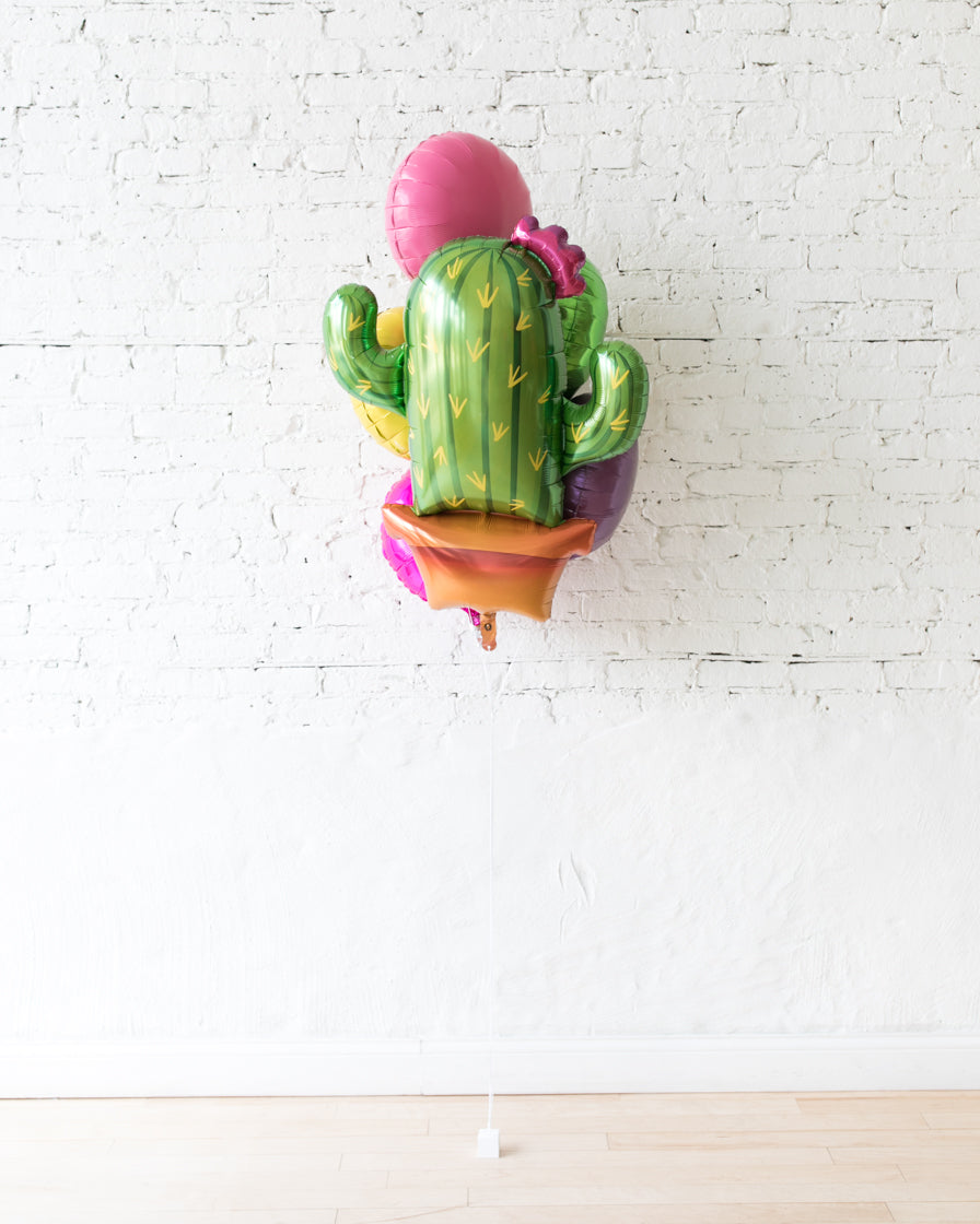 balloon-fiesta-theme-foil-bouquet