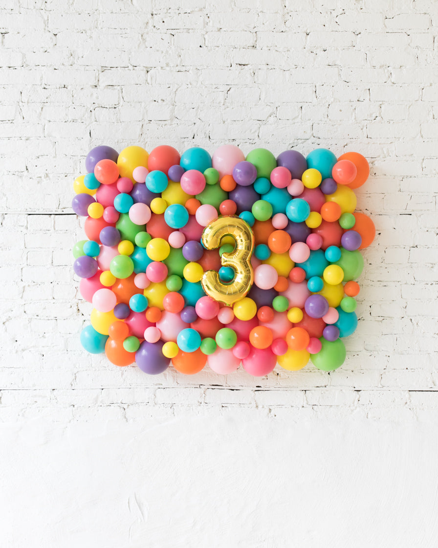 balloon-fiesta-theme-number-customizable-backdrop-board