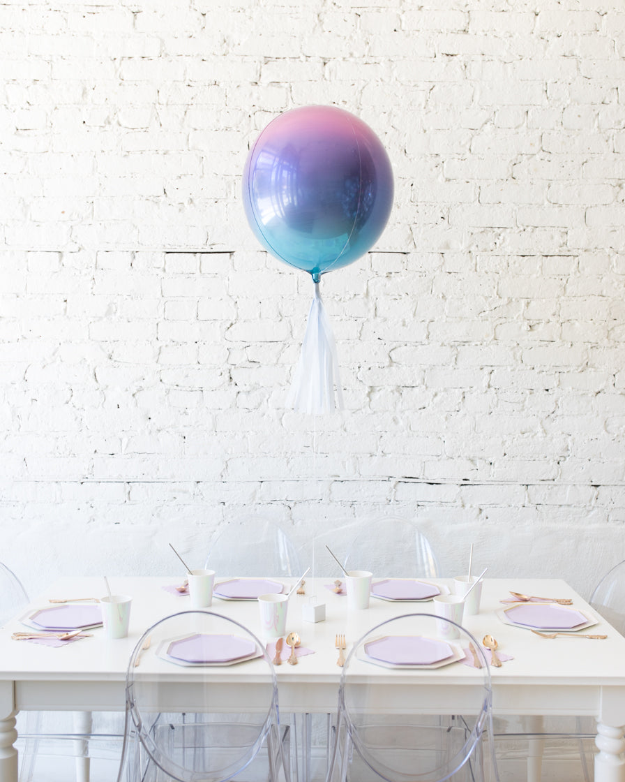 paris312-frozen-theme-balloon-ombre-pastel-pink-centerpiece-light-blue-skirt