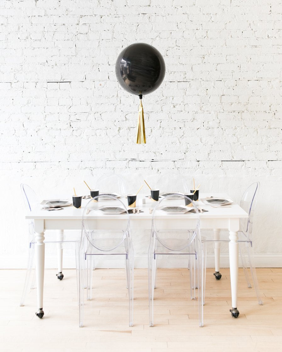 new-years-decorations-balloon-chicago-2022-orb-black-skirt-paris312