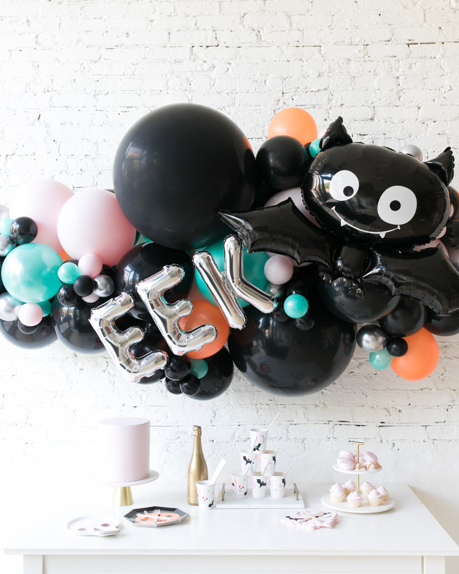 halloween-balloon-garland