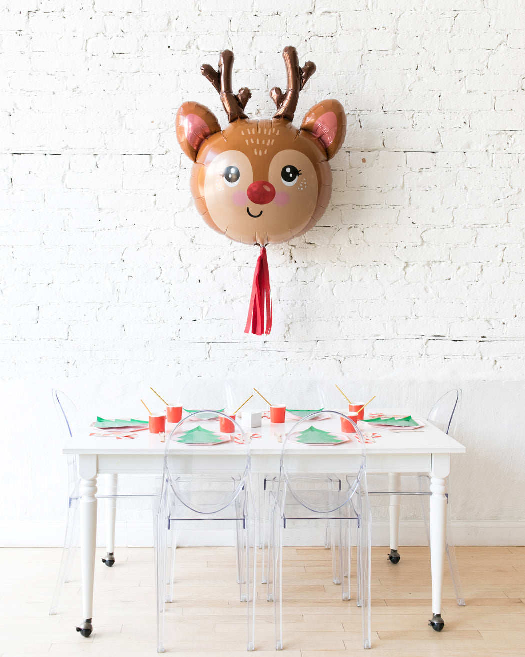 reindeer-foil-balloon-skirt