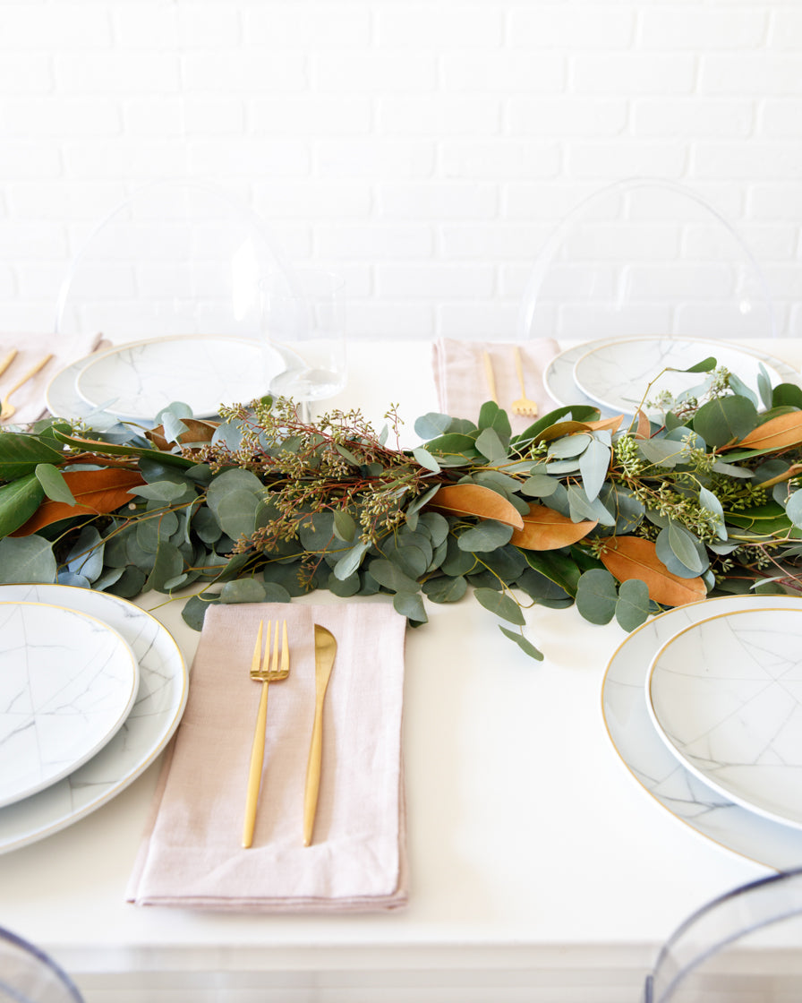 greenery-runner-centerpiece