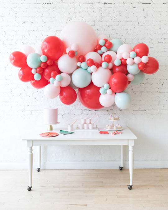 Holiday Theme - Balloon Backdrop Garland Install Piece