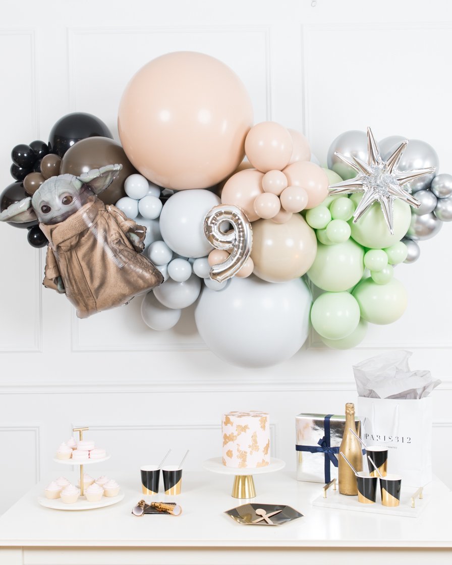 mandalorian-party-birthday-yoda-decorations-balloons-foil-backdrop-chicago-paris312