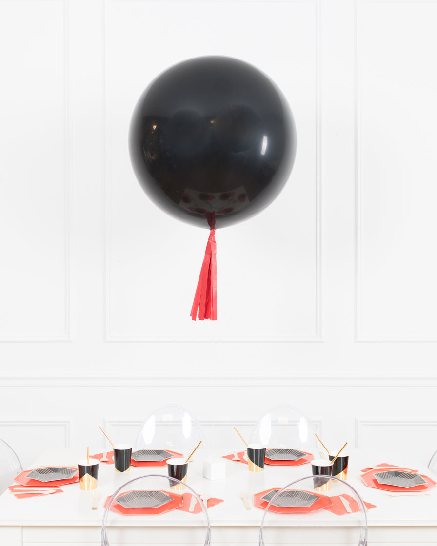 mickey-mouse-balloon-party-paris312-yellow-black-white-red-gold-giant-centerpiece