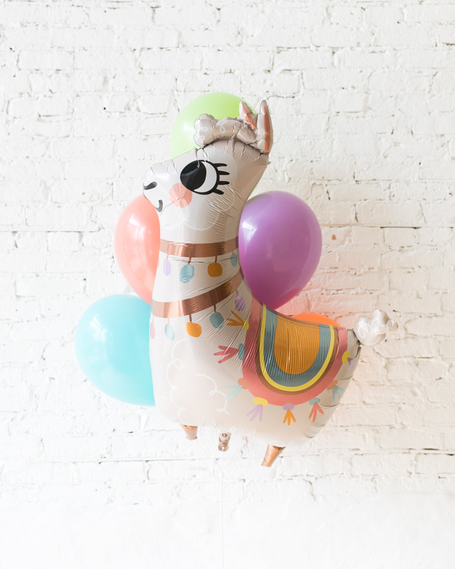 balloon-fiesta-theme-llama-foil-bouquet