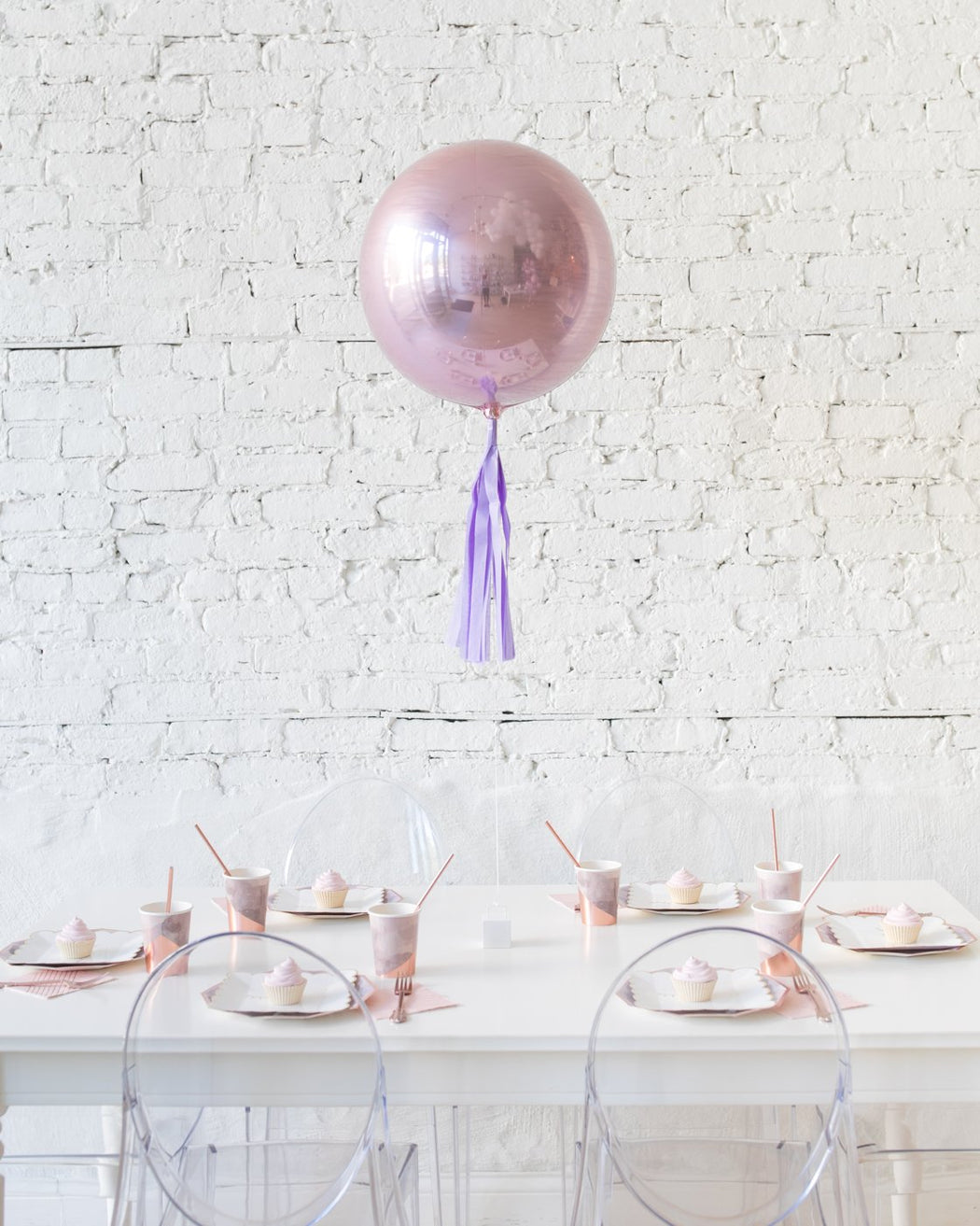 paris312-unicorn-theme-balloon-centerpiece-orb-skirt