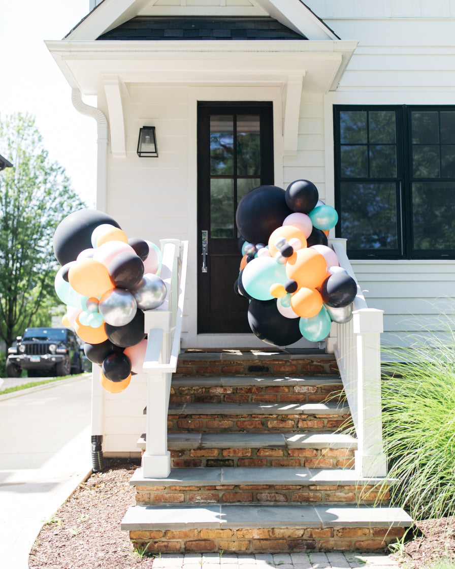 halloween-outdoor-balloon-bouquet