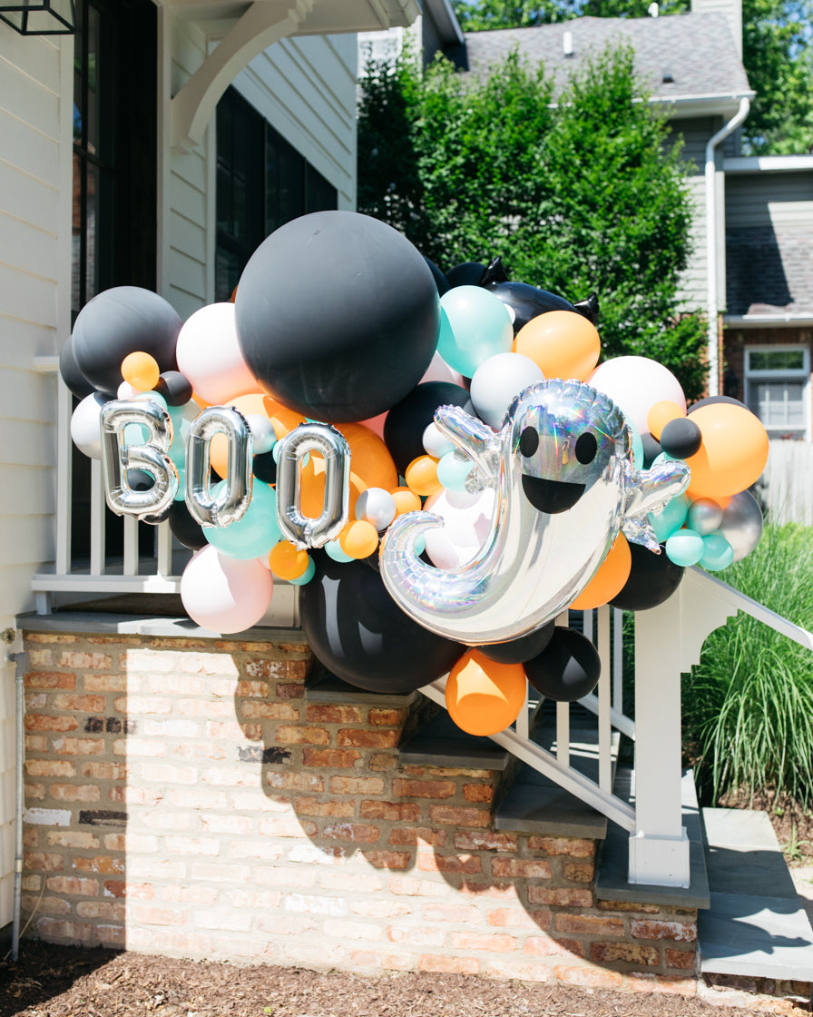 halloween-outdoor-balloon-bouquet