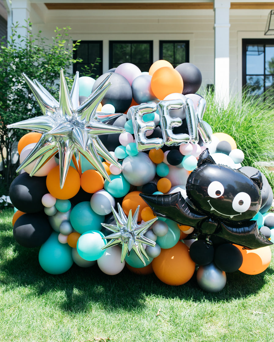 halloween-outdoor-balloon-bouquet
