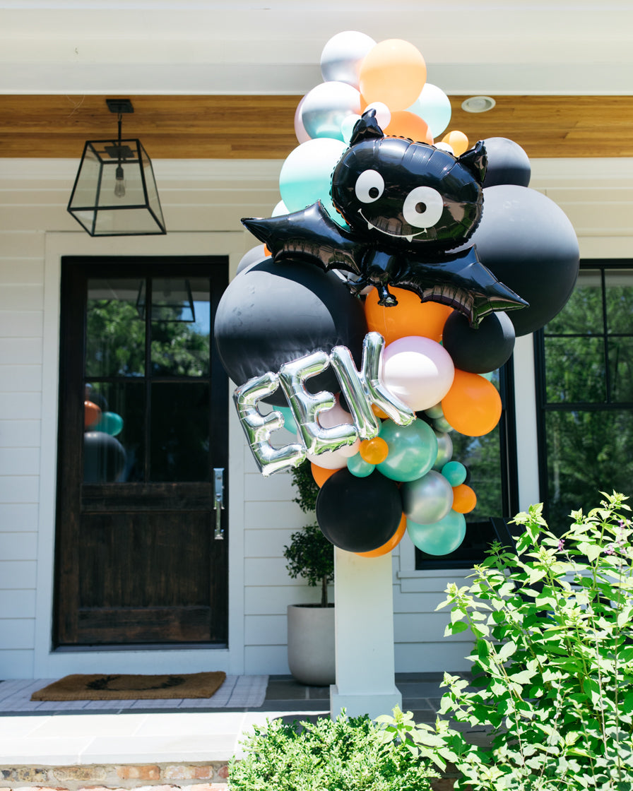 halloween-outdoor-balloon-bouquet