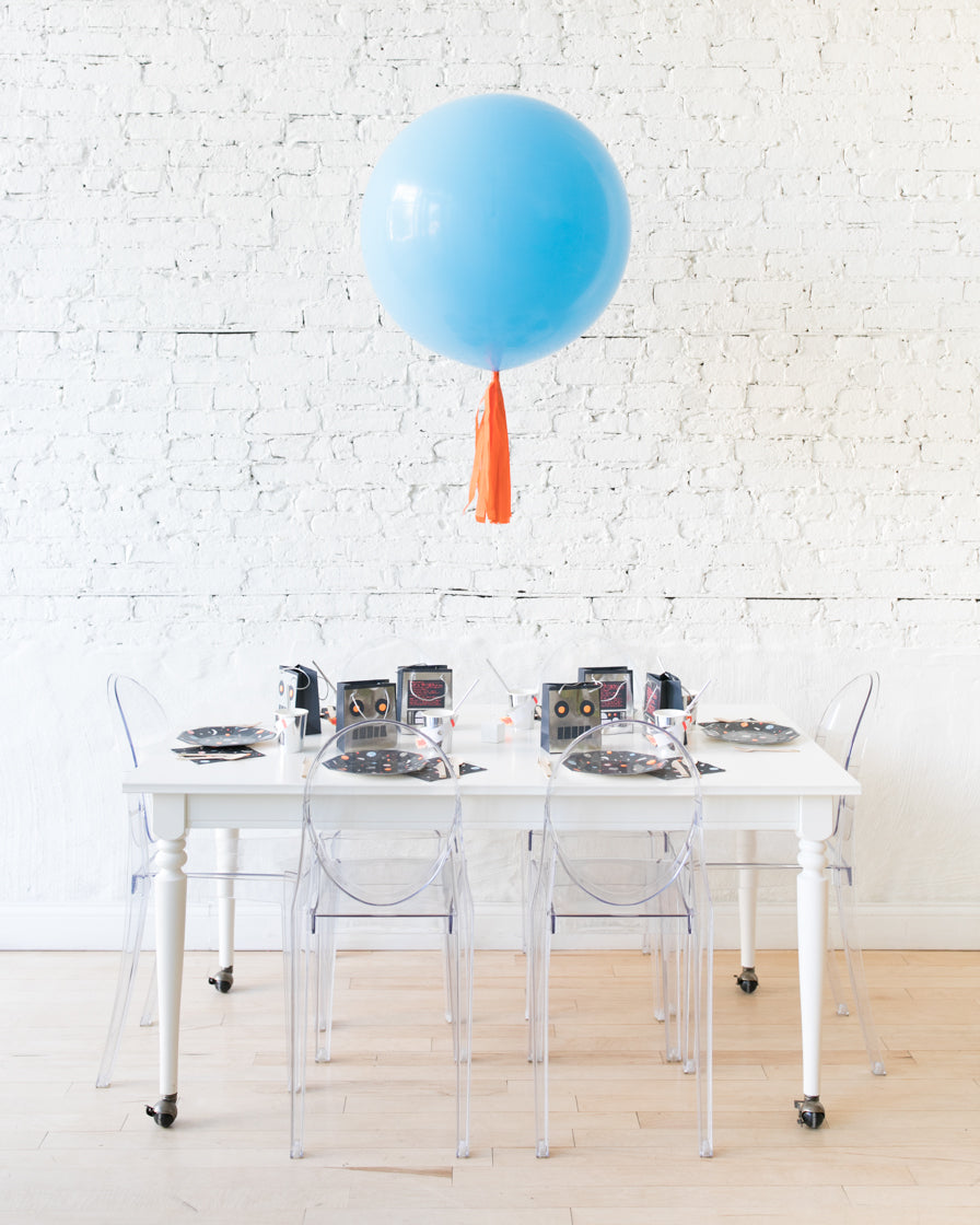 paris312-space-theme-centerpiece-balloons-pale-blue-giant-orange-skirt