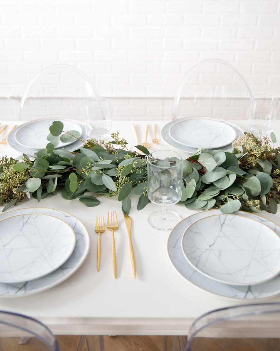 greenery-runner-centerpiece