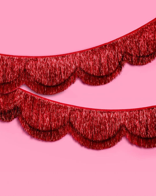 xo, Fetti - Red Scallop Fringe Banner