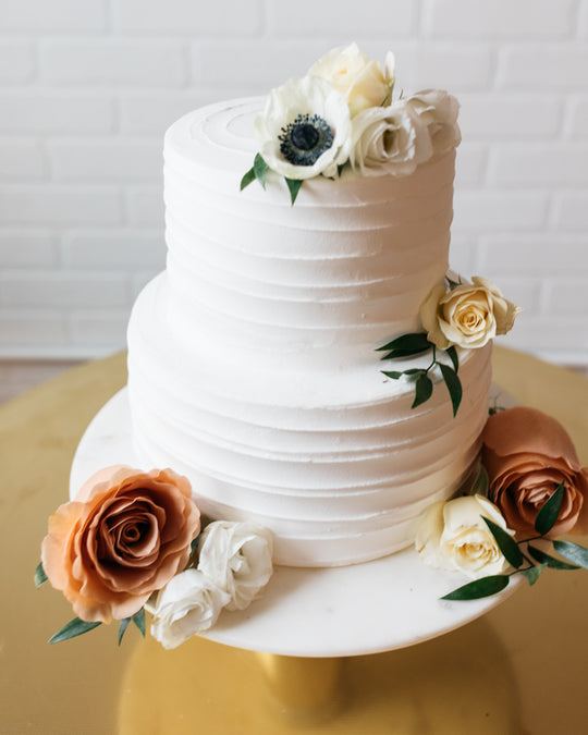 Timeless Haussmann - Flower Arrangement for Cake