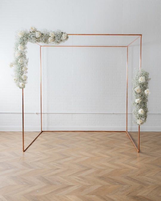 Minimal - Chuppah Frame with Baby Breath & Roses