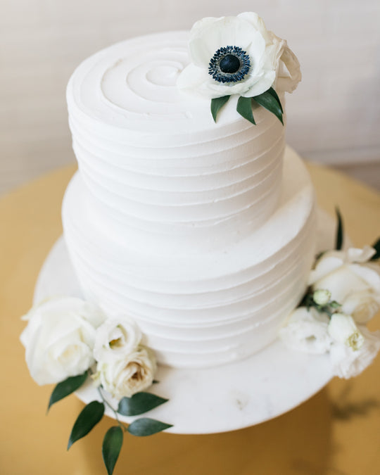 Timeless Nouvelle - Flower Arrangement for Cake