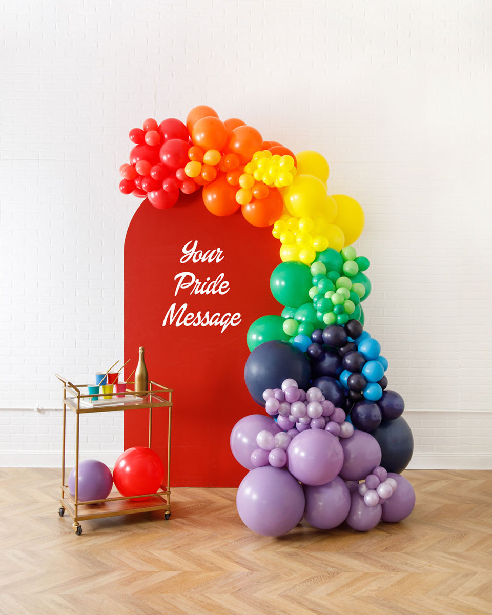 8 Centrotavola A Nido D'Ape Arcobaleno Per Pride: Decorazioni Di Carta Con Scritte Love Is Love, LGBT E Simboli. Kit Completo Per Festa A Tema LGBTQ+.
