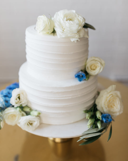 Timeless Provence - Flower Arrangement for Cake