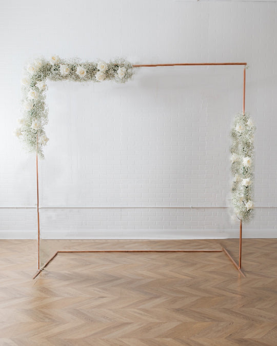 Minimal - Frame with Baby Breath & Roses