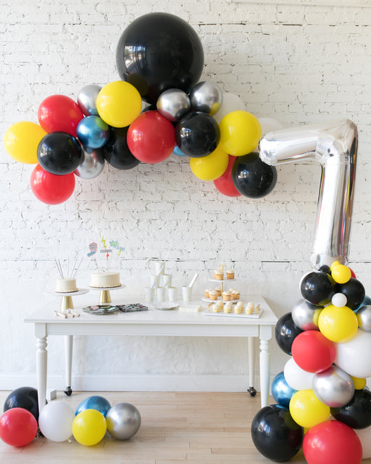 Superhero Theme - Floating Arch & Balloon Column Set