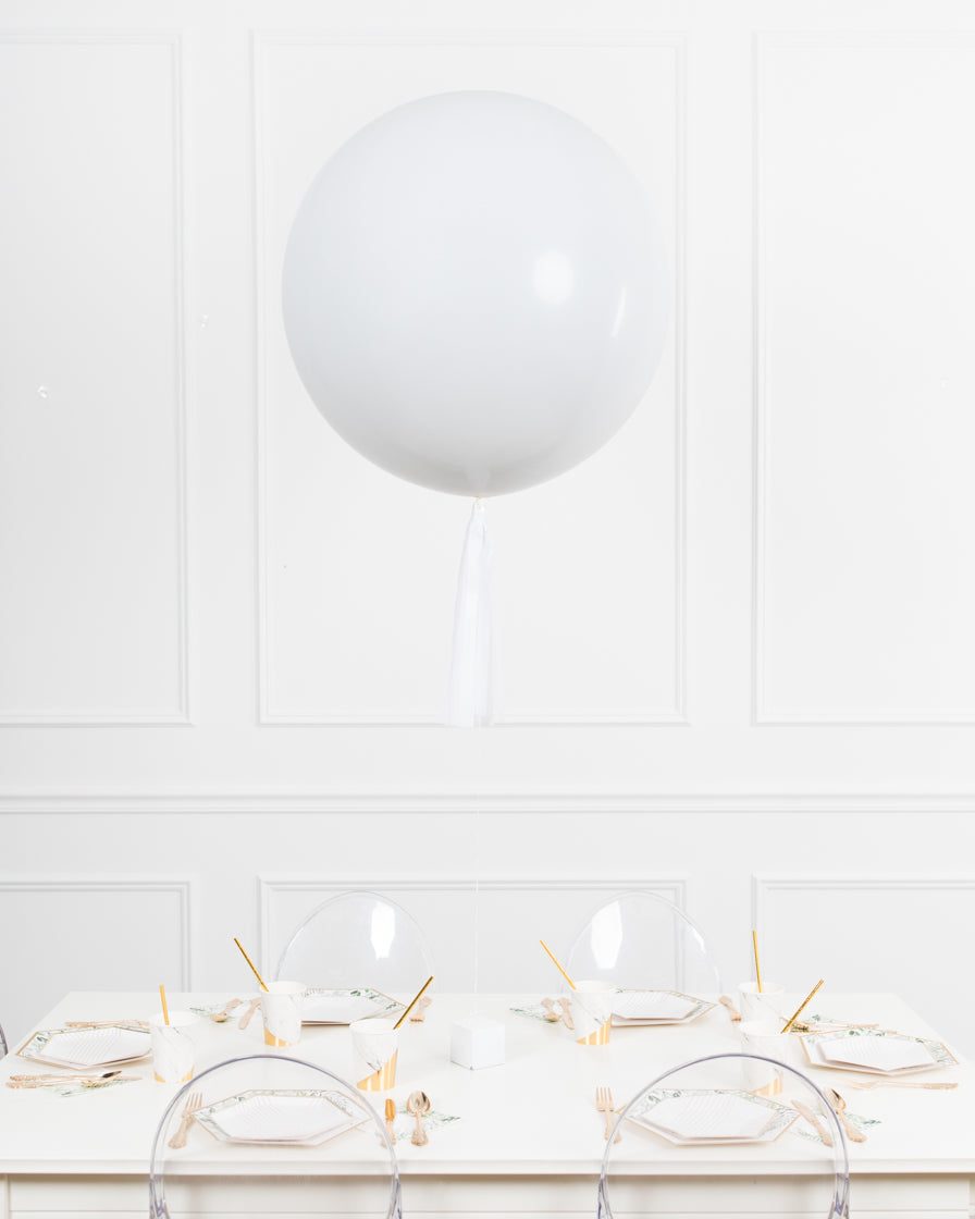 giant-balloon-centerpiece-with-skirt-white-bridal- botanical-theme-bride-bouquet