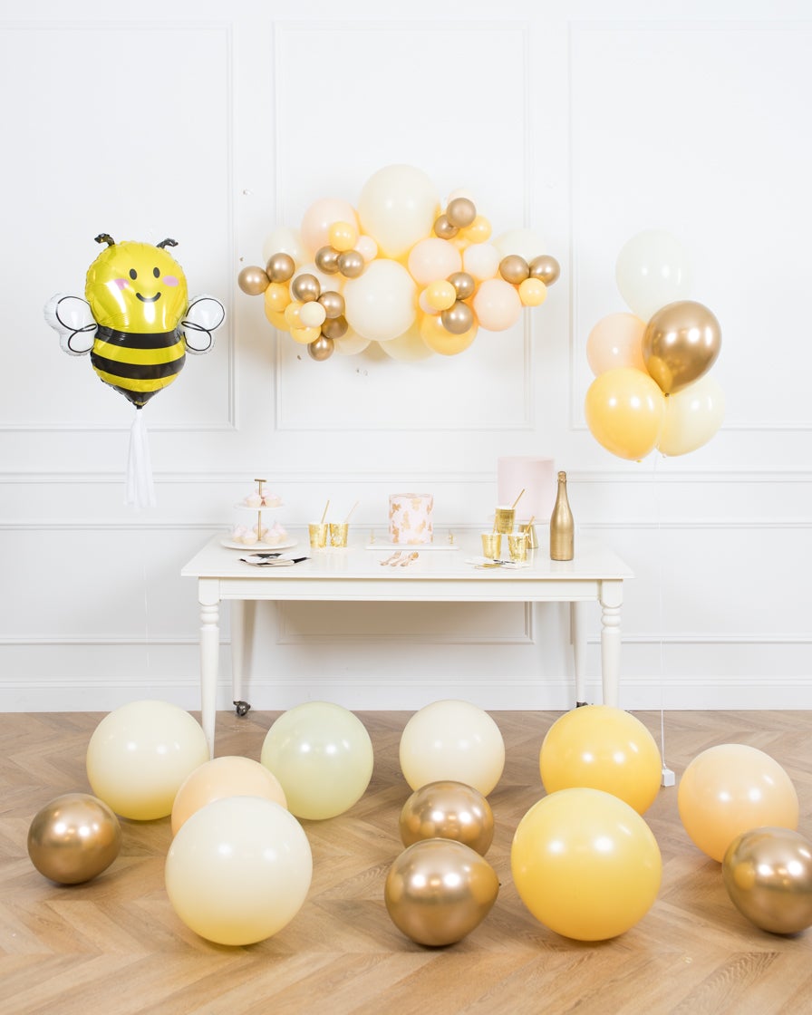 paris312-chicago-bee-theme-balloon-buttercup-gold-bouquet-foil-garland