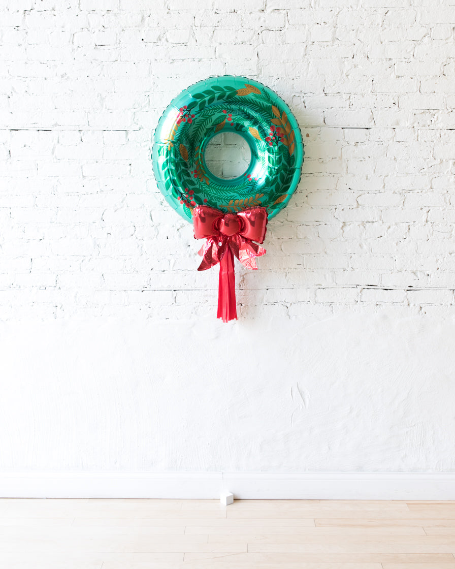 christmas-wreath-foil-balloon