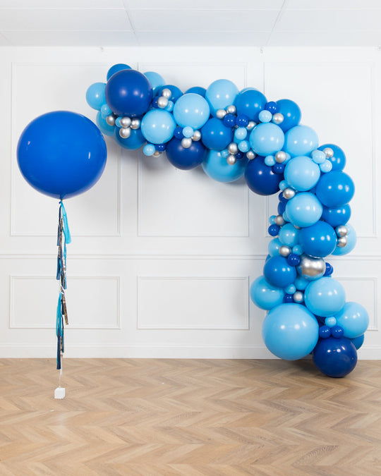 Office Holiday Party - The Showcase Decor Set