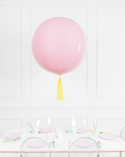 paris312-giant-balloon-centerpiece-rose-skirt-lemon