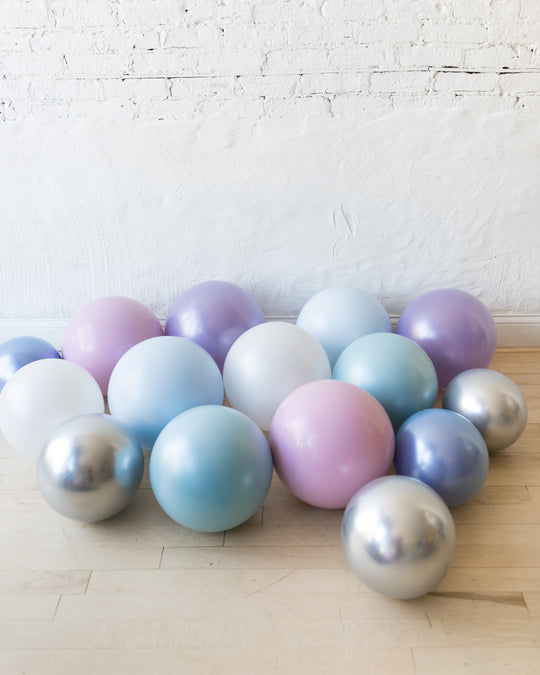 GIFT-Winter Wonderland Theme - Floor Balloons - set of 15