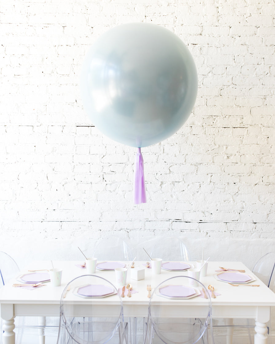 paris312-frozen-theme-balloon-giant-centerpiece-lilac-skirt