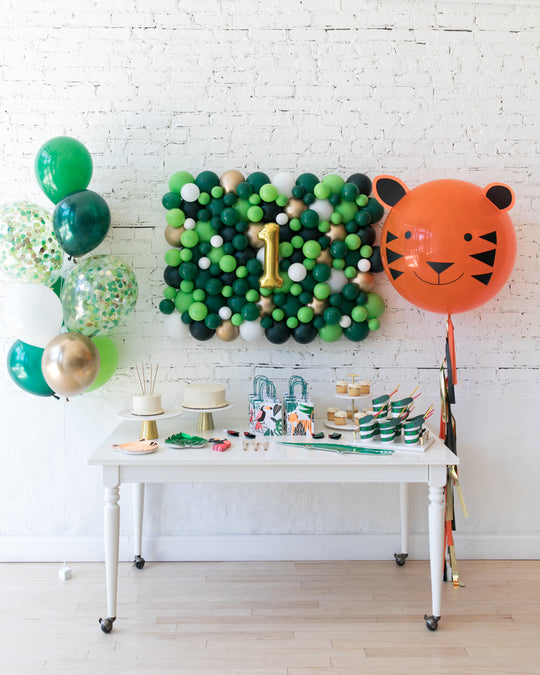 Jungle Theme Balloon Backdrop, Confetti Bouquet and Specialty Giant Set